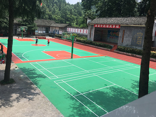 吉首鳳凰縣培民學校塑膠籃球場,羽毛球場順利完工 吉首鳳凰縣培民學校塑膠籃球場,羽毛球場順利完工